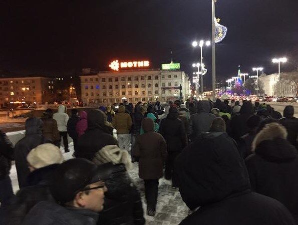 Жителі Єкатеринбурга вийшли на акцію на підтримку Навальних