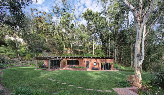 В Калифорнии продается дом легендарного Чака Норриса: опубликованы фото