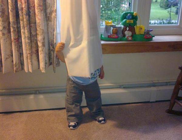 Фотографии детей, которые думают, что они надежно спрятались