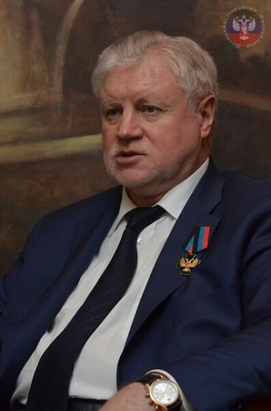 Боевики "ДНР" вручили орден наобещавшему им "золотые горы" депутату Госдумы