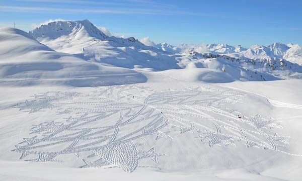 Это невероятно! Загадочные круги на снегу недолговечны, но прекрасны: фото идеальной зимней работы