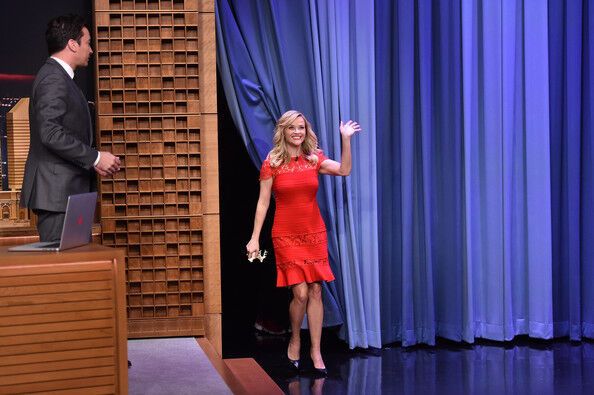 Риз Уизерспун дико весело 