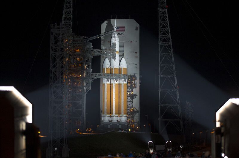 Опубликованы фото запуска космического корабля Orion
