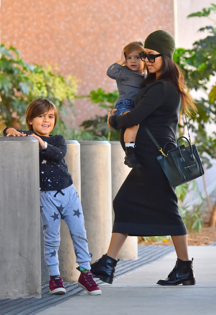 Беременная и обнаженная: откровенная фотосессия Кортни Кардашьян