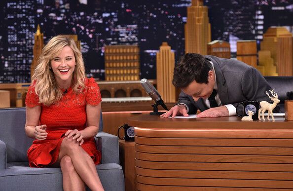 Риз Уизерспун дико весело 