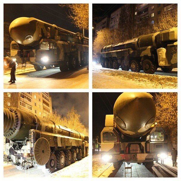 В центре Москвы развернули ракетный комплекс С-300, в Одинцово пригнали "Тополь": фото очевидцев
