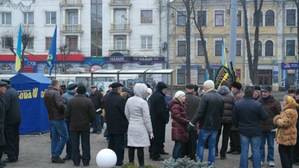 Вече в Виннице потребовало отставки губернатора