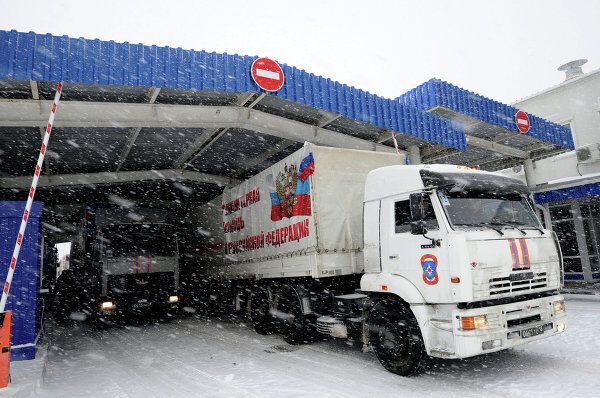 Уже в пути: грузовики девятого "гумконвоя" для Донбасса едут в Ростов