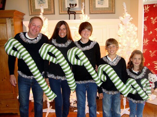 Подборка самых забавных новогодних костюмов