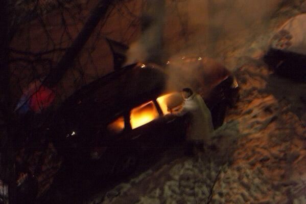 В Киеве сожгли авто сотрудницы посольства Канады