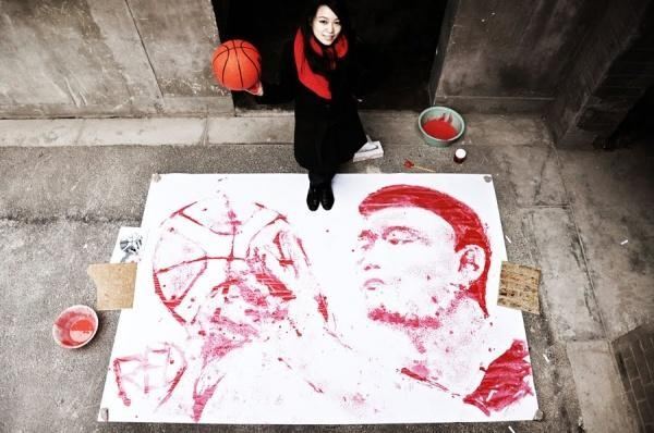 Китаянка нарисовала портрет Адэль из 1500 свечей