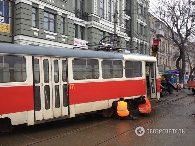 В Киеве сошел с рельс трамвай