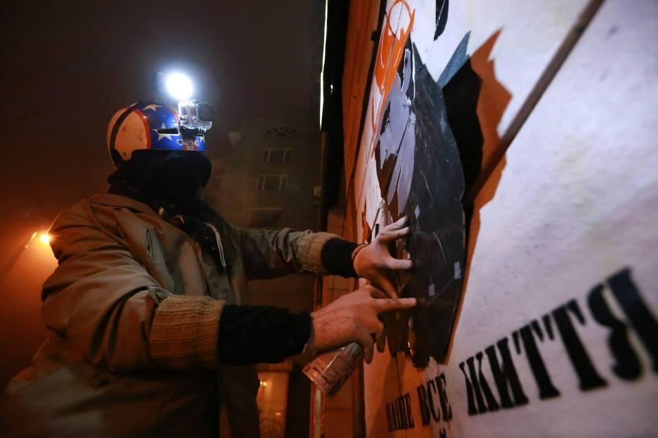 На баррикадах на Грушевского появились иконы революции