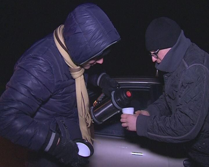 Одеські волонтери під снігу звільнили більше 50 авто