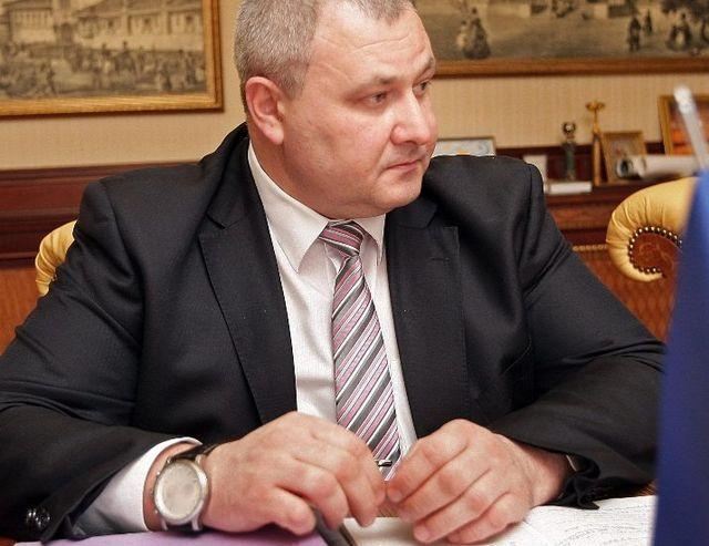 У Могильова приховали марку годин кримських чиновників за допомогою фотошопу