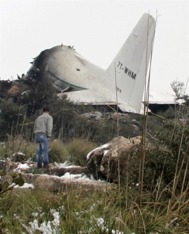 Число жертв авиакатастрофы в Алжире составило 76 человек