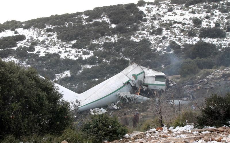 Число жертв авиакатастрофы в Алжире составило 76 человек
