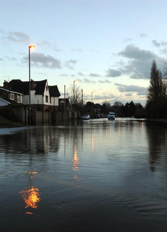 Руйнівний шторм у Британії: з'явилася перша жертва стихії