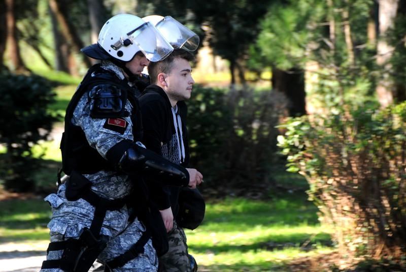 Антиправительственные протесты в Черногории переросли в столкновения с полицией