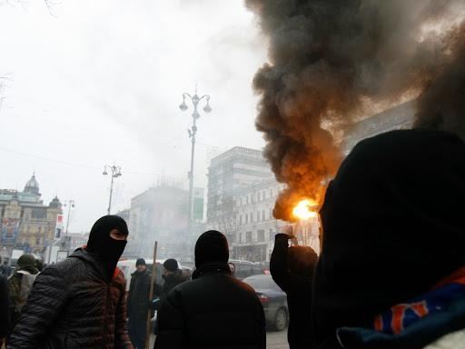 На Майдане подрались Самооборона и активисты: пострадали 13 человек