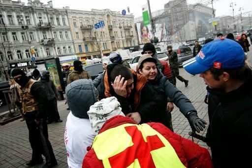 На Майдані побилися Самооборона та активісти: постраждали 13 осіб