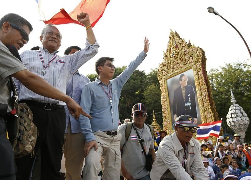 У Бангкоку протестуючі знову блокують Будинок уряду