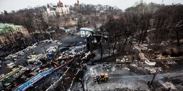 Коммунальщики зажгут свет над баррикадами на Грушевского