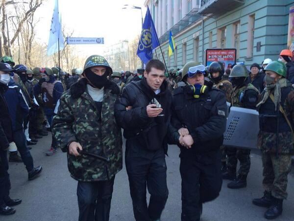 Столкновения в Киеве: силовики начали штурм. Фоторепортаж