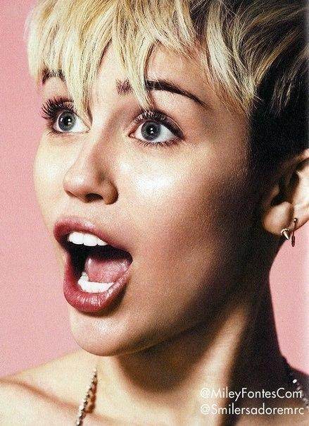 Майли Сайрус в развратной промо-фотосессии 