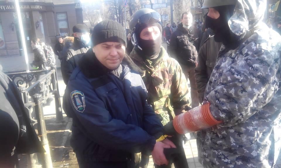 Зіткнення в Києві: силовики почали штурм. Фоторепортаж