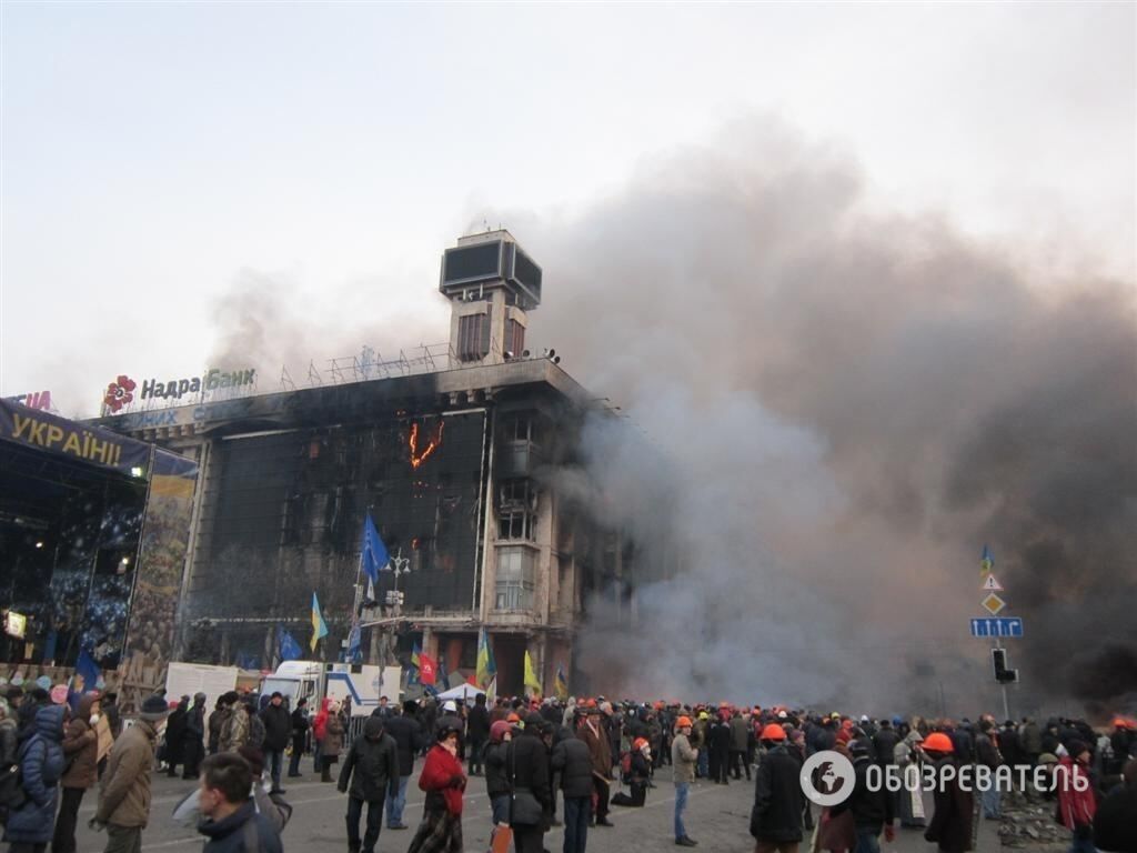 Евромайдан: жаркая ночь и хмурое утро. Фоторепортаж 