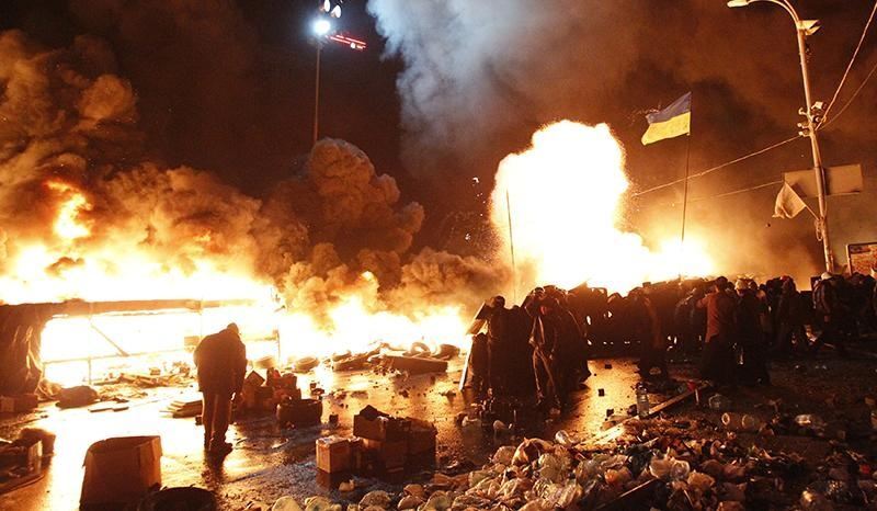 Ночное противостояние на Майдане. Фото