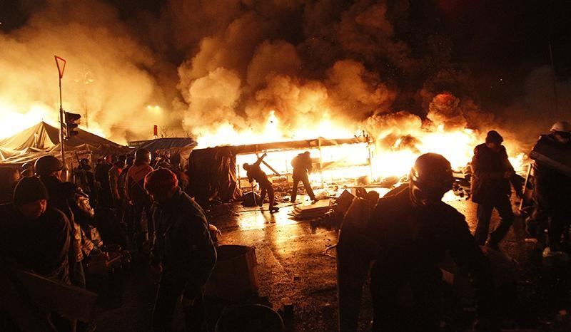 Ночное противостояние на Майдане. Фото