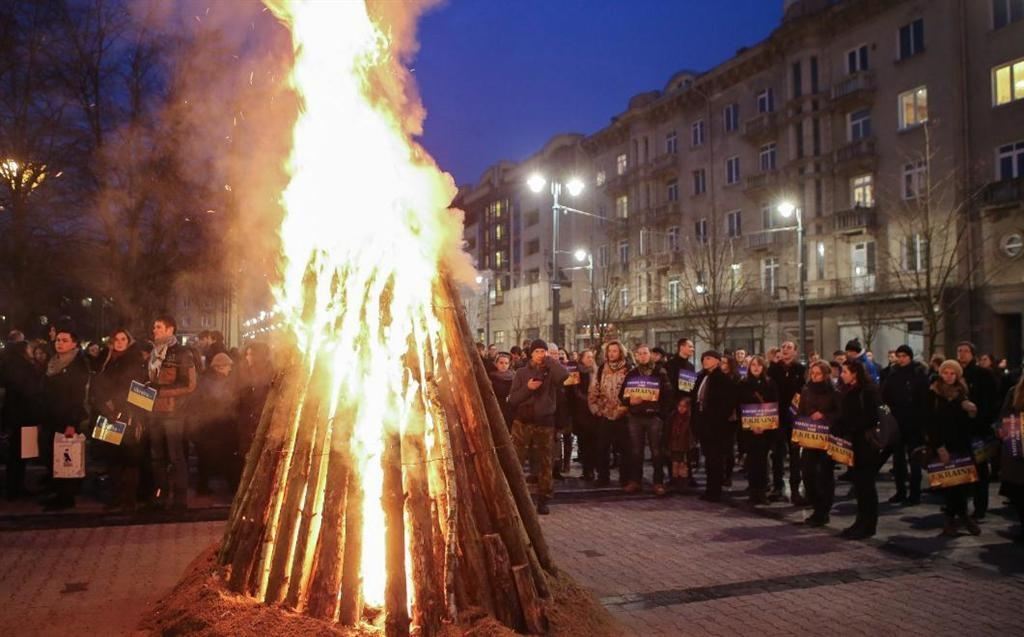 У Литві запалили вогнища солідарності з Україною