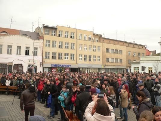 Митингующие захватили Закарпатскую ОГА