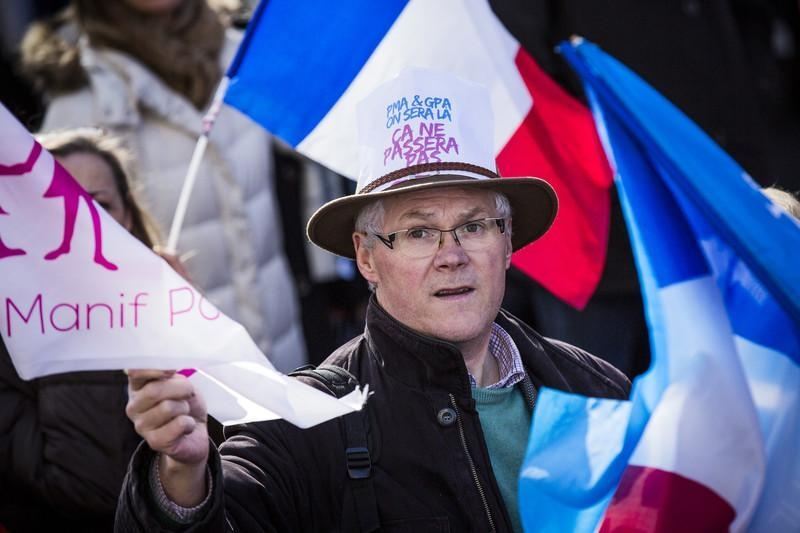 Полмиллиона парижан вышли на протесты против гей-браков