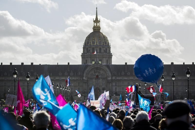 Півмільйона парижан вийшли на протести проти гей-шлюбів