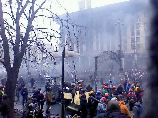 Майданівці перейшли в наступ: є поранені