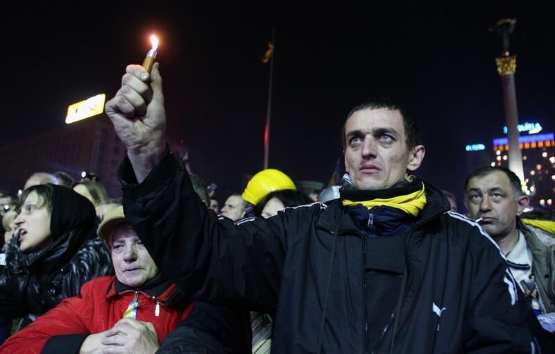 На Майдані прощаються із загиблими мітингувальниками