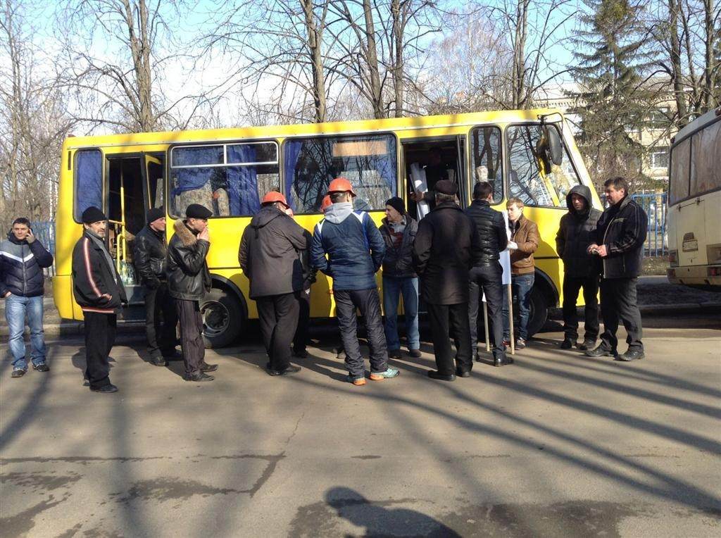 У Харкові збираються прихильники і противники з'їзду "Українського фронту"