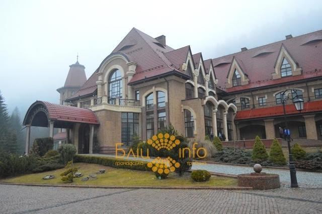 Украинцы вошли в еще одну резиденцию Януковича 