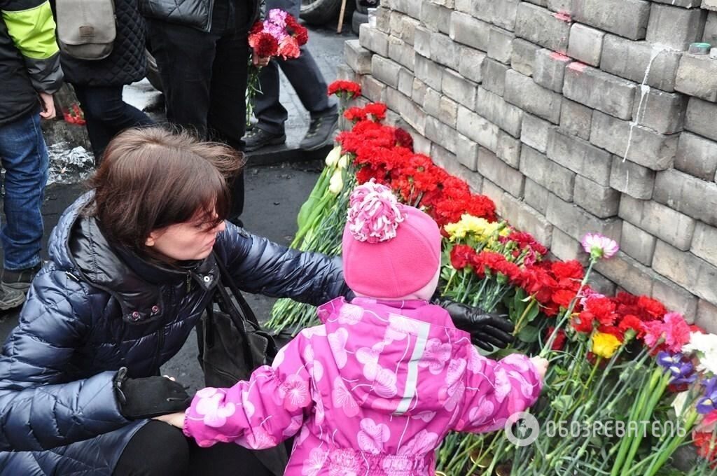 На Майдані прощаються із загиблими активістами