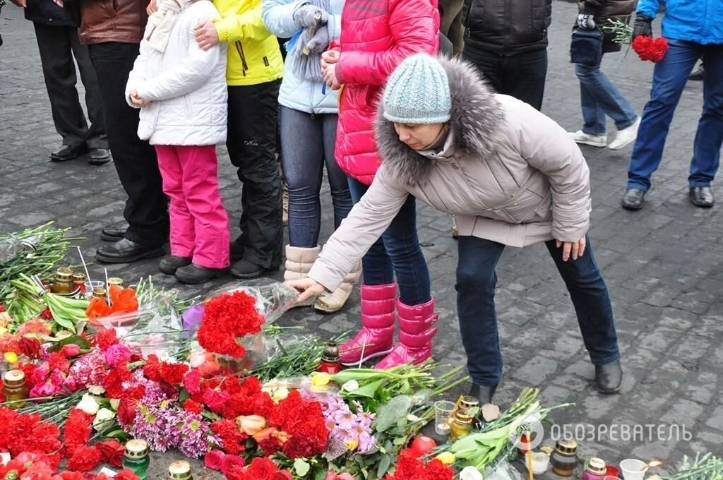 На Майдане прощаются с погибшими активистами