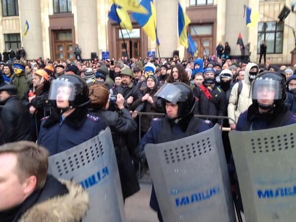 Кернес закликав своїх прихильників розійтися і не нападати на Евромайдан