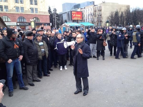 Кернес закликав своїх прихильників розійтися і не нападати на Евромайдан