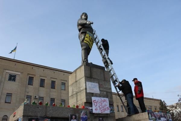 Кировоград попрощался с памятником Кирову