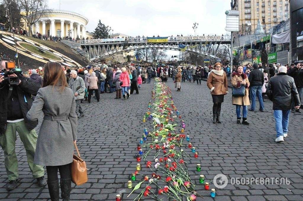 На Майдане оплакивают Небесную Сотню. Фоторепортаж