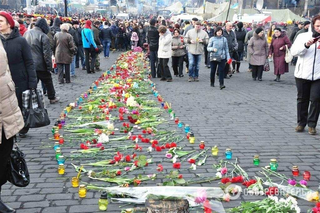 На Майдане оплакивают Небесную Сотню. Фоторепортаж