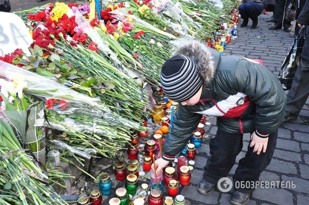 На Майдане оплакивают Небесную Сотню. Фоторепортаж