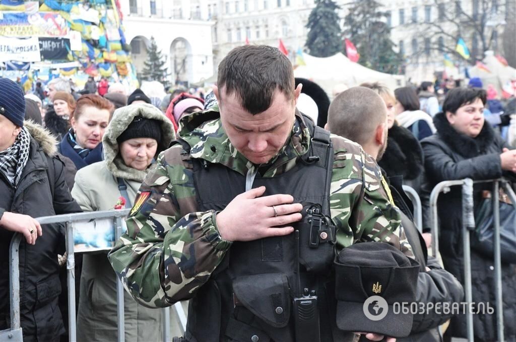 На Майдане оплакивают Небесную Сотню. Фоторепортаж